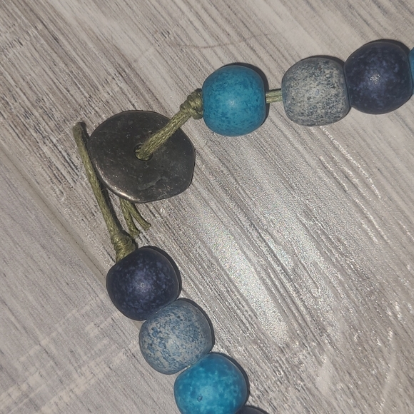 Beautiful matching necklace and bracelet set - Picture 4 of 4